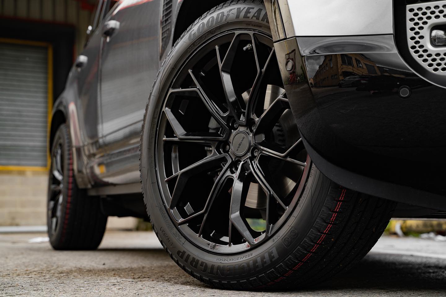 22 inch Riviera RV133 Gloss Black Alloy Wheel (Set of 4)