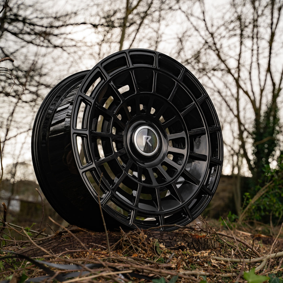 23 Inch Riviera RG7 Gloss Black Range Rover L460