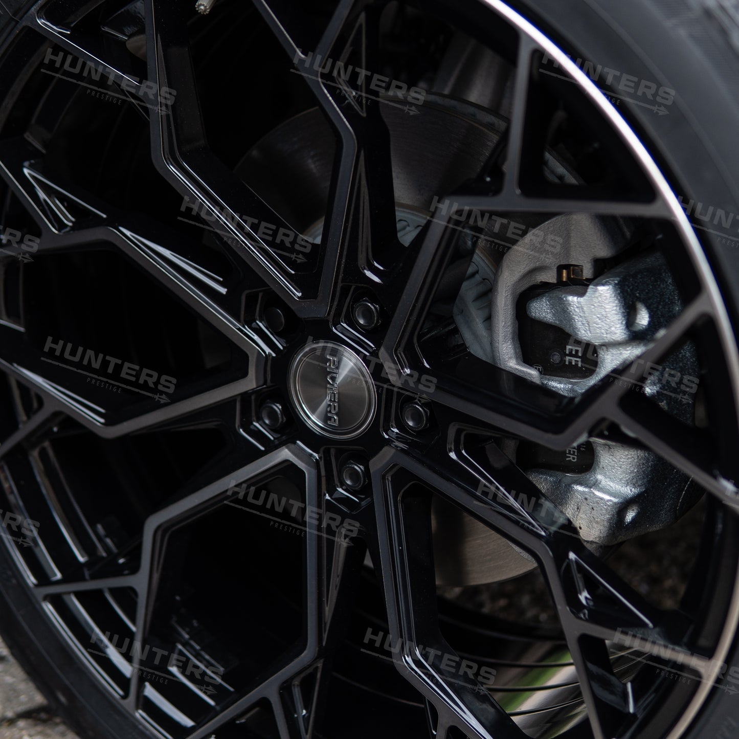 22 inch Riviera RF5 Dark Tint Alloy Wheel (Set of 4)