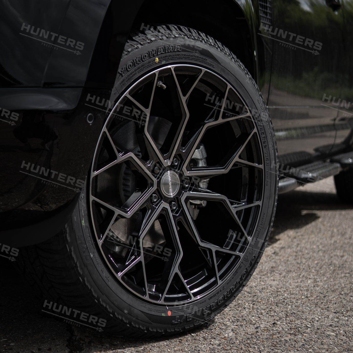 22 inch Riviera RF5 Dark Tint Alloy Wheel (Set of 4)