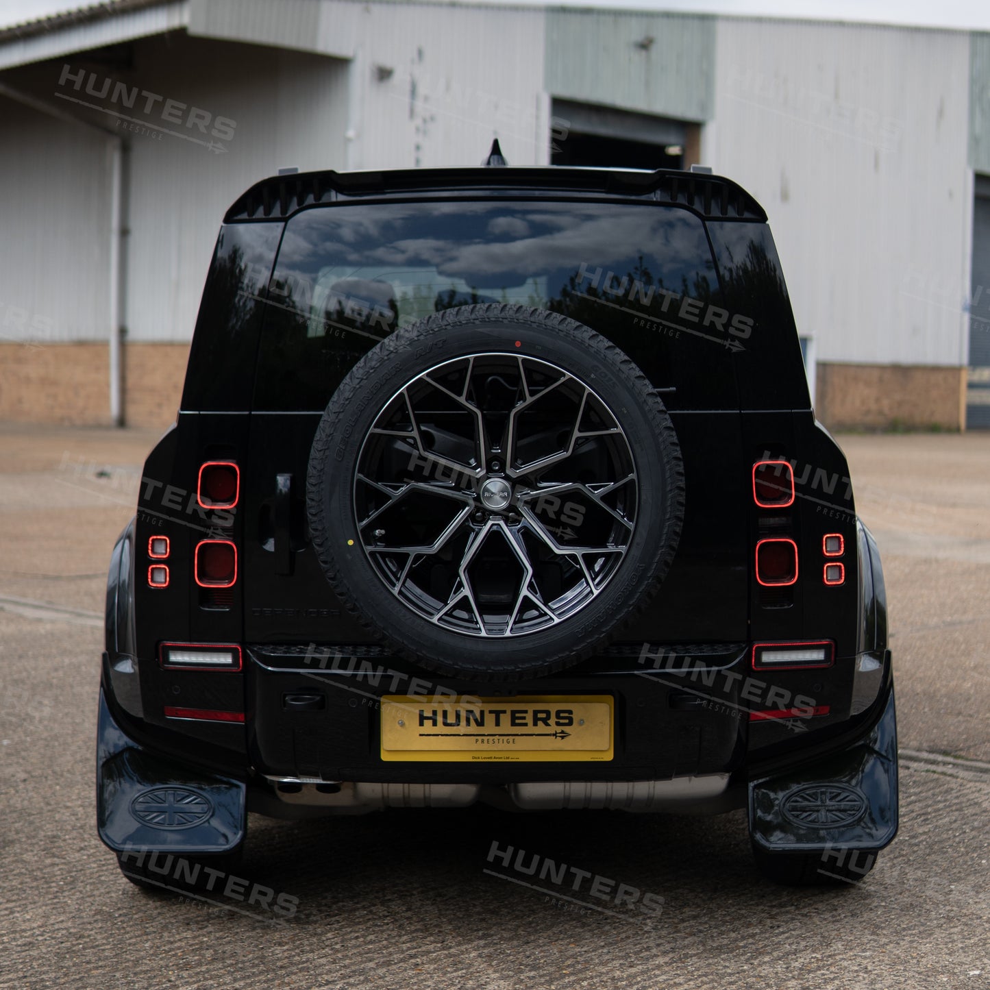22 inch Riviera RF5 Dark Tint Alloy Wheel (Set of 4)