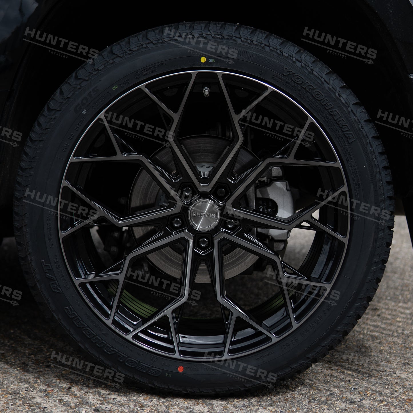 22 inch Riviera RF5 Dark Tint Alloy Wheel (Set of 4)