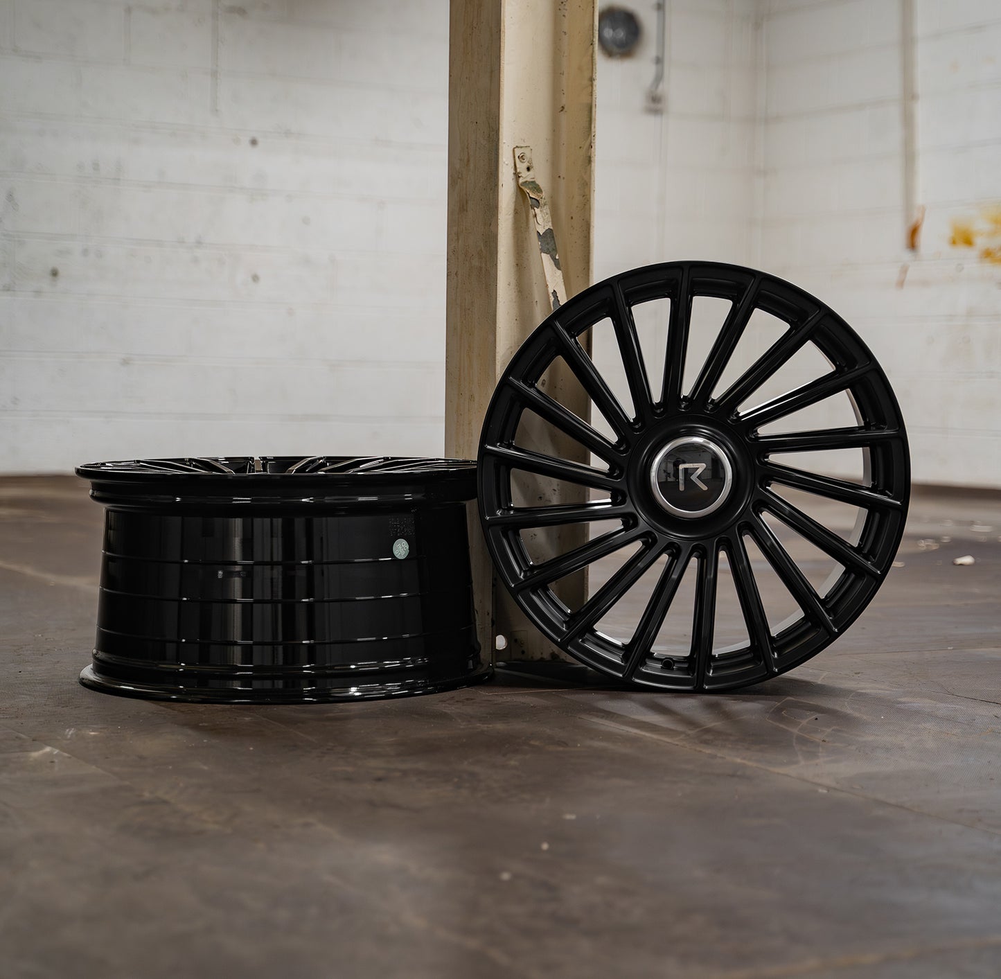 20 Inch Riviera RF8 Gloss Black (Set of 4)