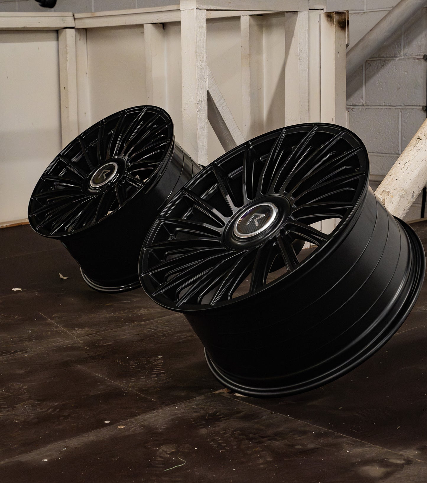 20 Inch Riviera RF8 Gloss Black (Set of 4)