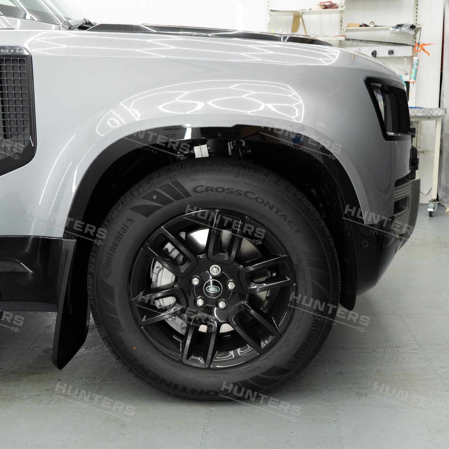 LR Genuine Standard Wheel Arch Kit - Gloss Black