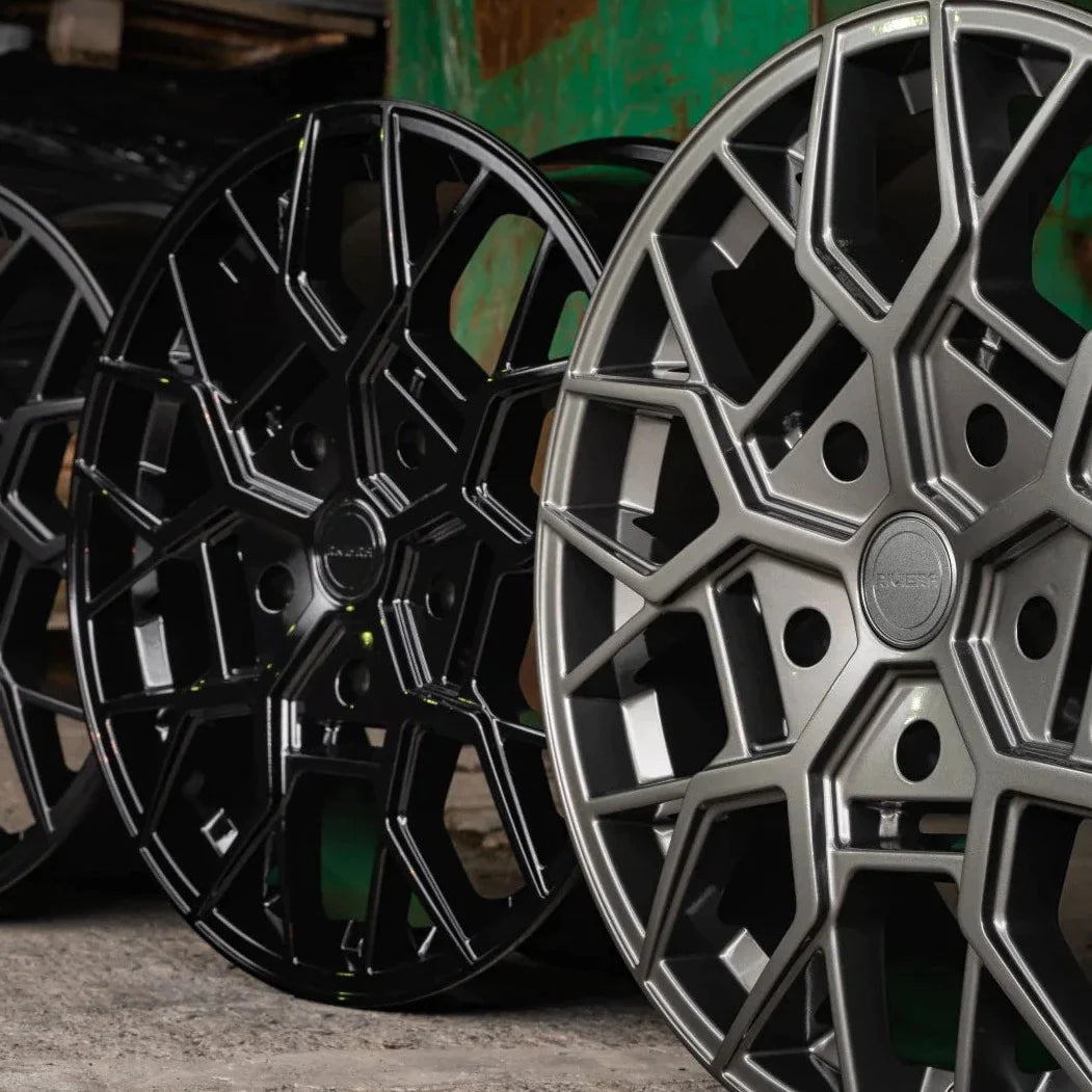 18 inch Riviera RTX Gloss Gunmetal Alloy Wheel (Set of 4) - House of Vulkan