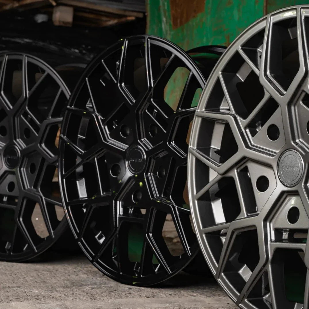 18 inch Riviera RTX Satin Black Alloy Wheel (Set of 4) - House of Vulkan