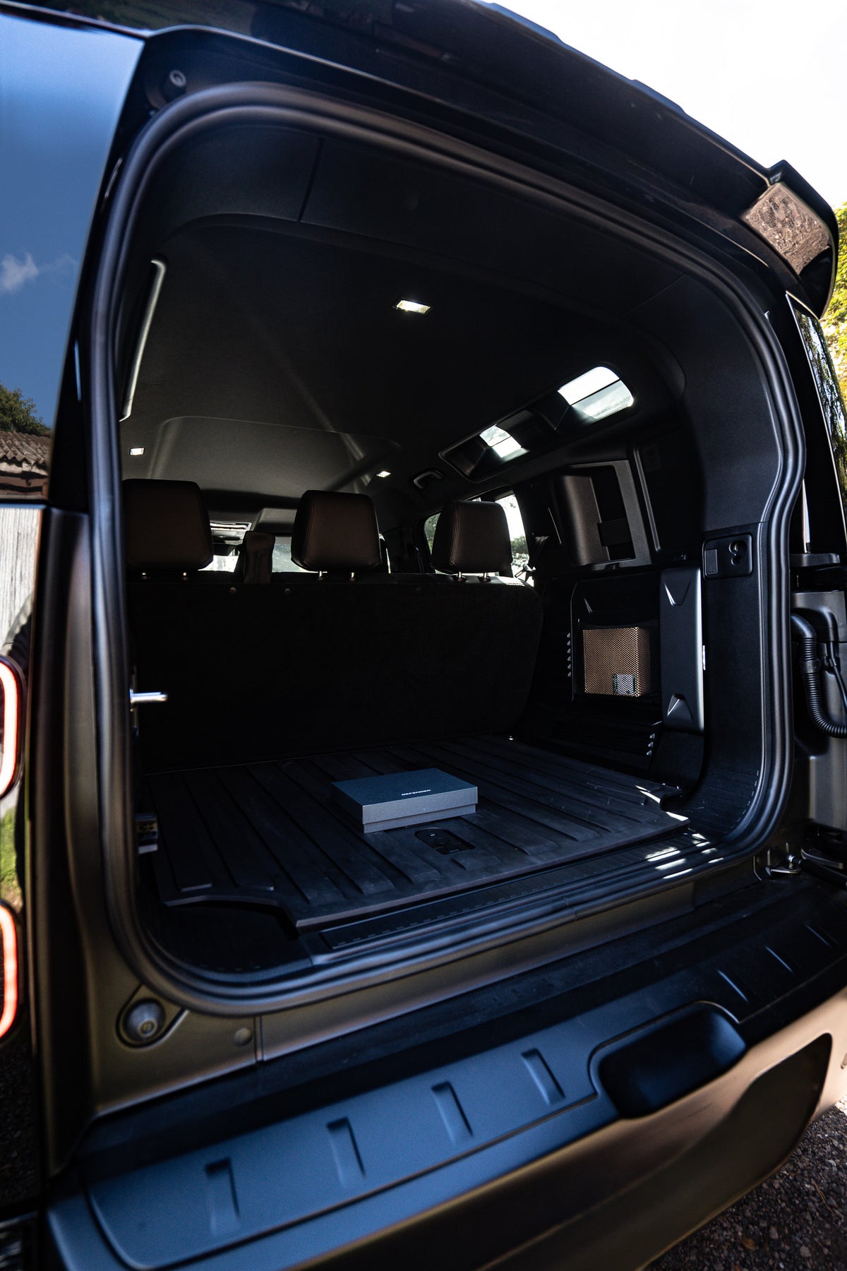 Land Rover Defender 110 X-Dynamic HSE Commercial - Fitted With OCTA Style Body Kit And Rear Seat Conversion