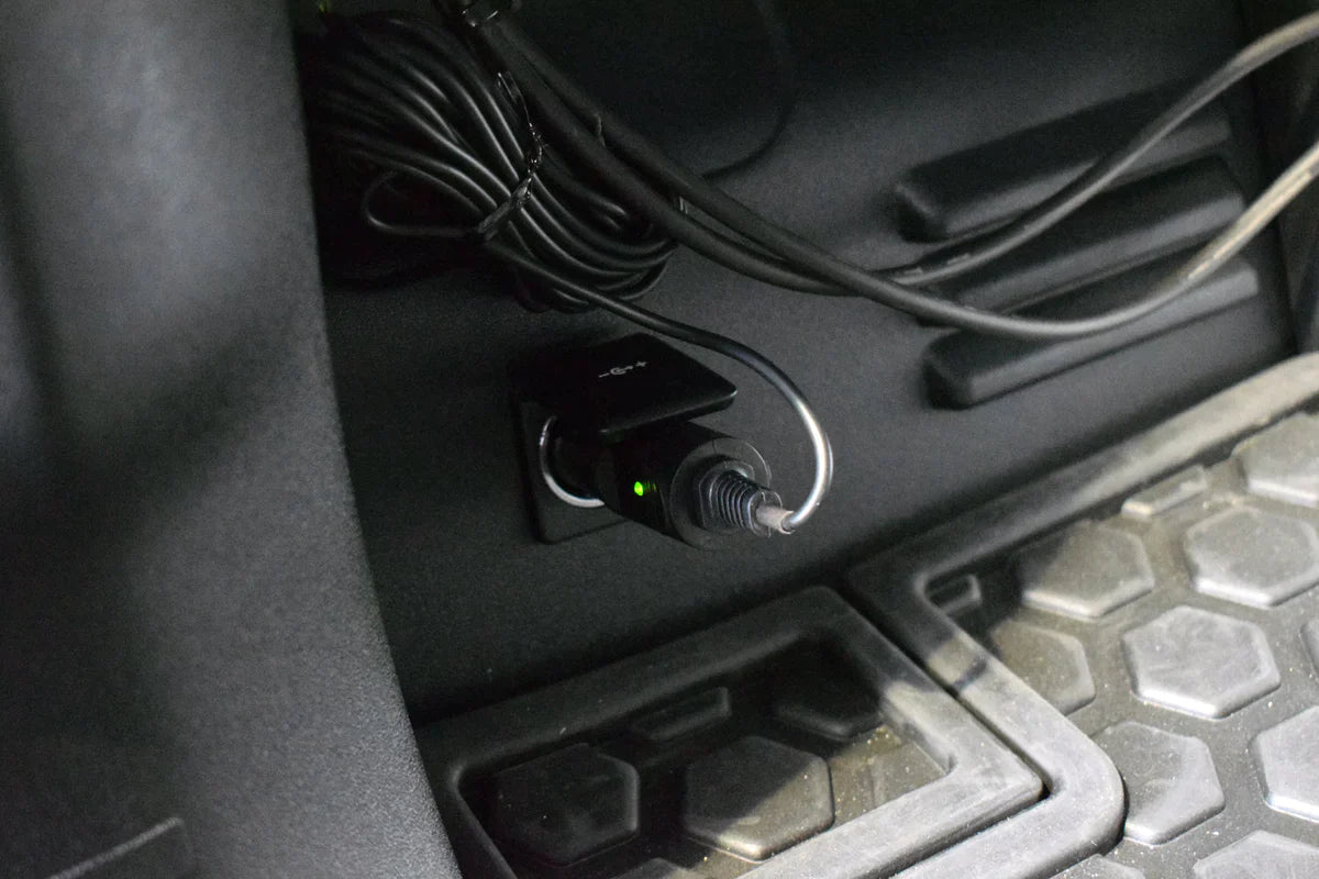 Land Rover Defender P400-Sport System with Sound Architect™ (2021 on)