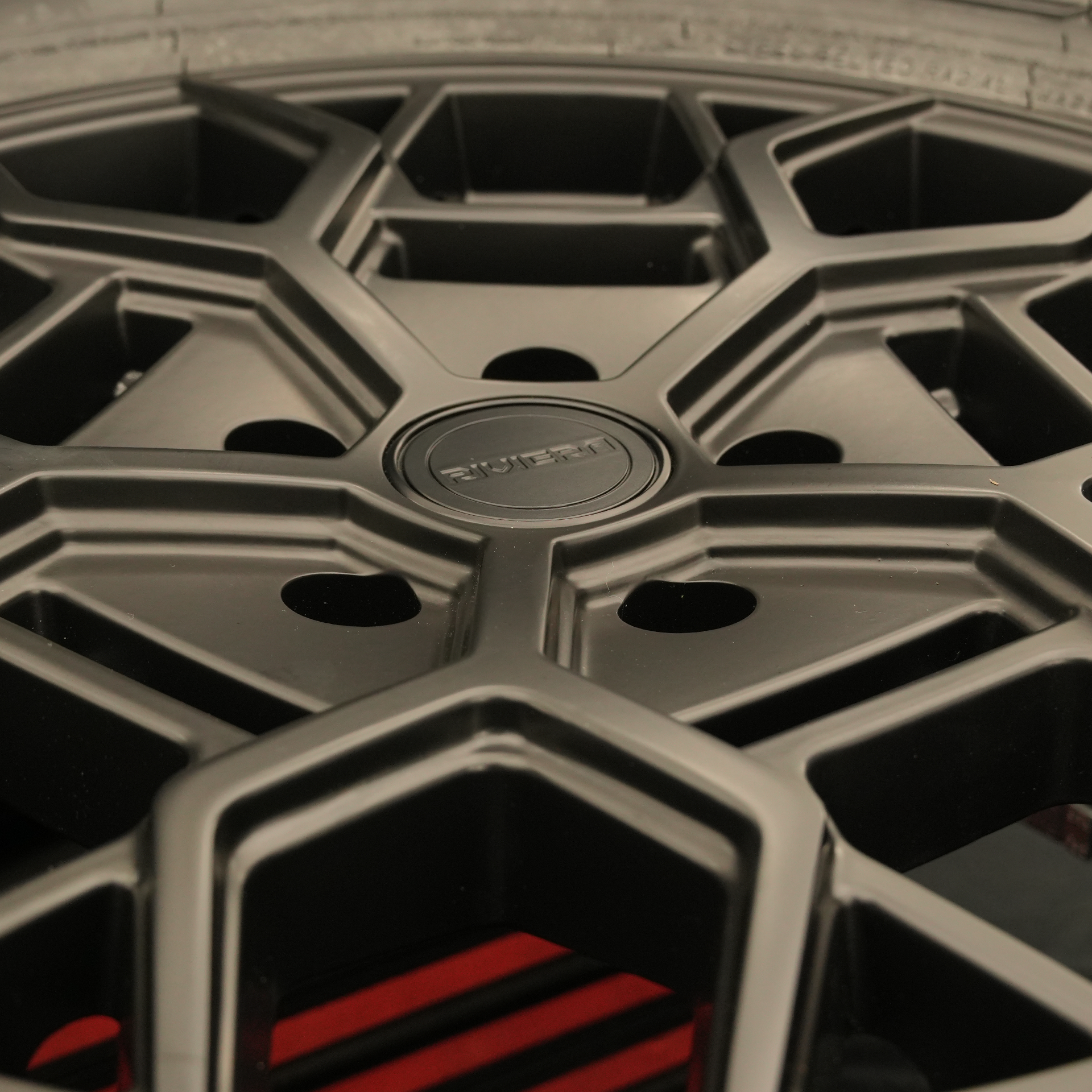 18 inch Riviera RTX Satin Black Alloy Wheel (Set of 4)